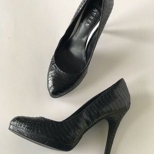 Ralph Lauren Chic Black Stilettos size 7 Snake Skin Print Leather Platform Sleek